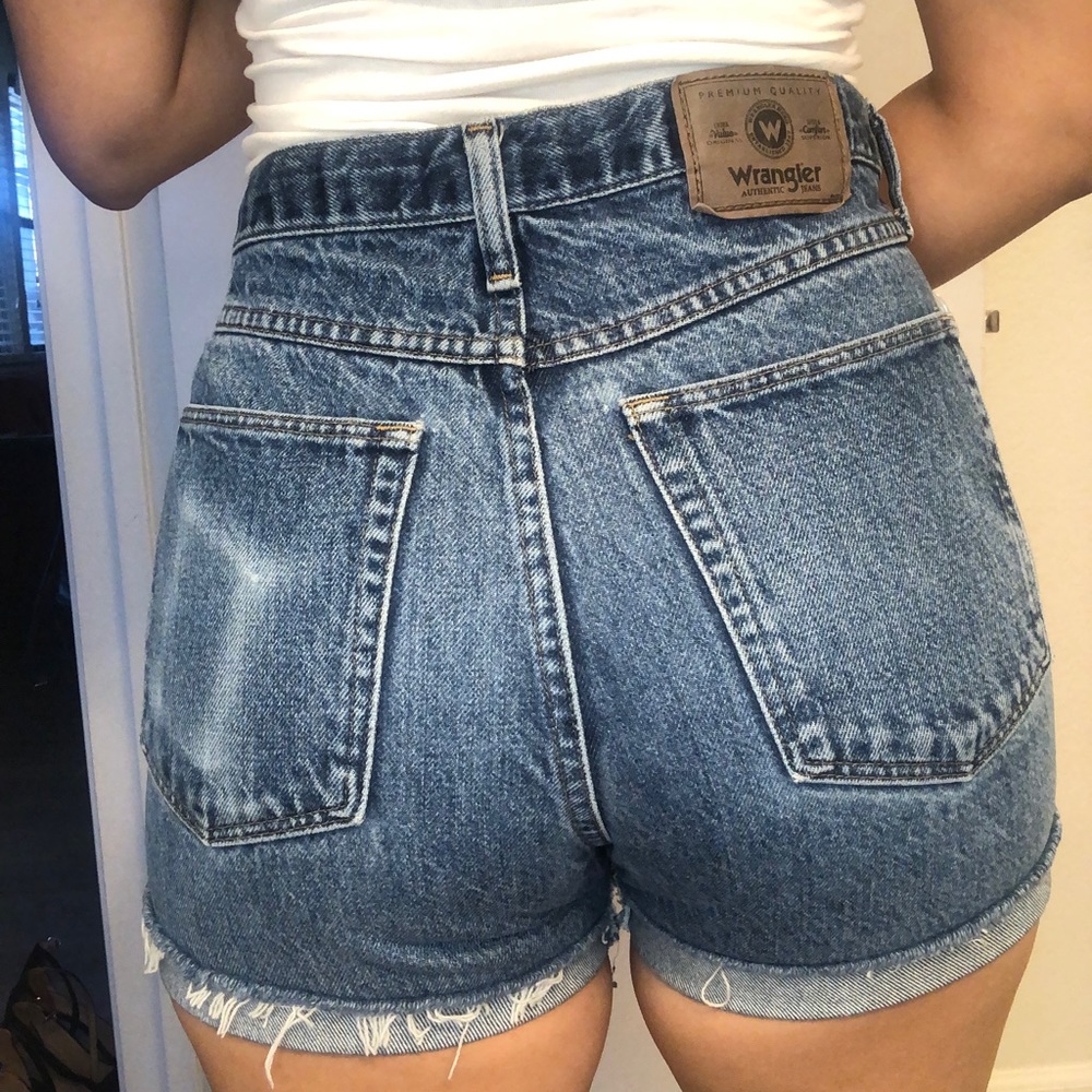 Wrangler cut off high waisted jean shorts